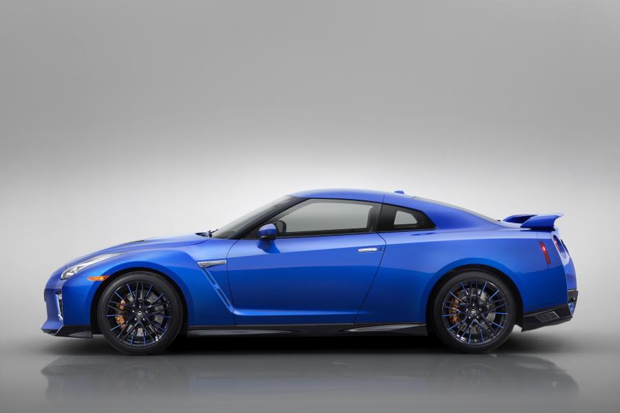  Nissan GT-R 50th Anniversary (R35) 2019 года  (NA) (фото 2 из 40)